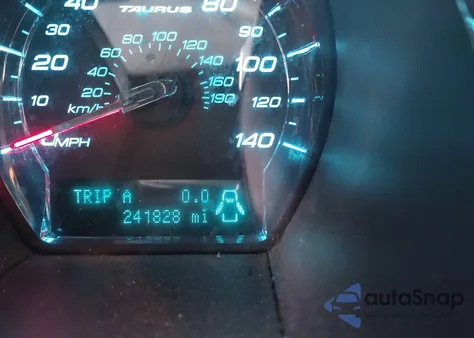 2010 Ford Taurus Se z USA, uszkodzony, nr VIN 1FAHP2DW3AG120835